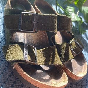 Green Birkenstock Sandals 🍃